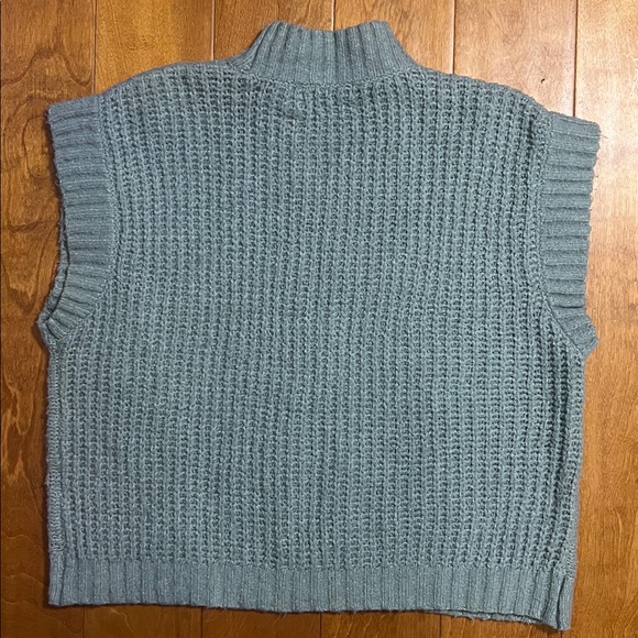 And Now This Extended-Shoulder Chunky Cable Knit Sweater Vest M Green Slouchy - Picture 5 of 7